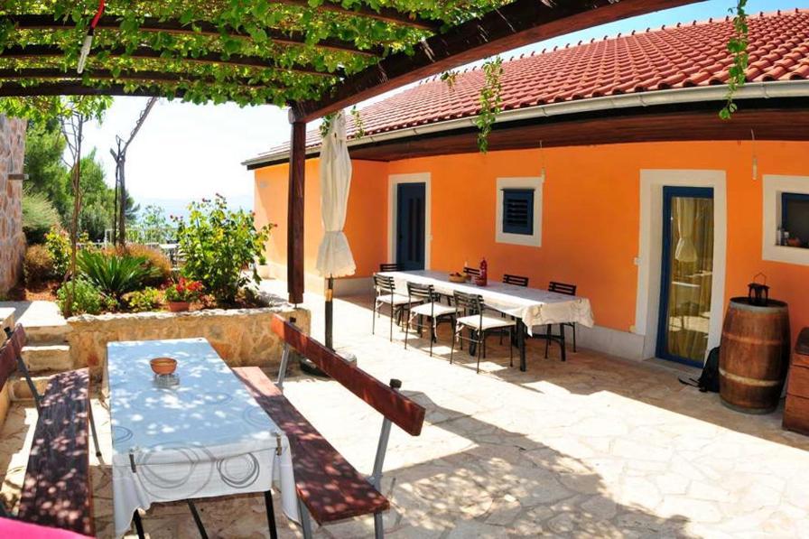 Seaside Secluded Apartments Cove Tvrdni Dolac, Hvar - 4008 Gdinj Екстер'єр фото